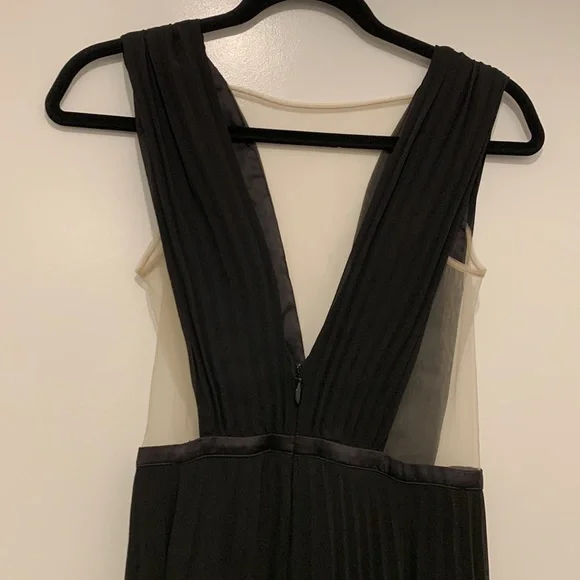 Bebe maxi dress with sheer long pleated bottom - Picture 4 of 5